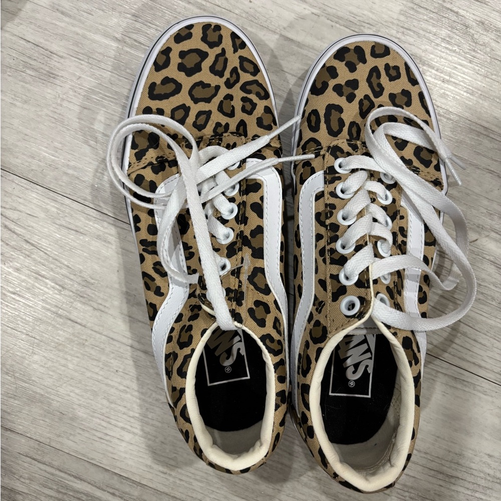 Leopard Vans